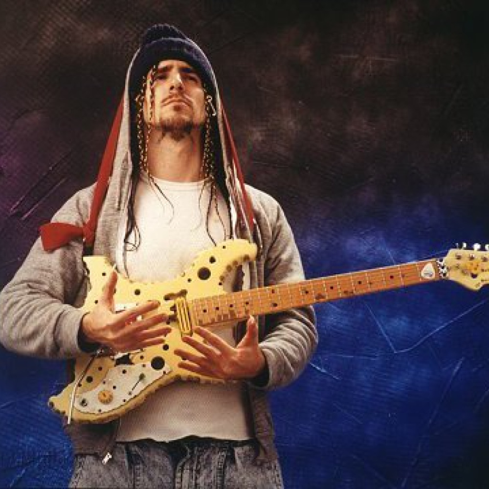 Музыка рон. Рон Бамблфут таль. Ron Bumblefoot Thal. Bumblefoot гитарист. Bumblefoot Guitar.