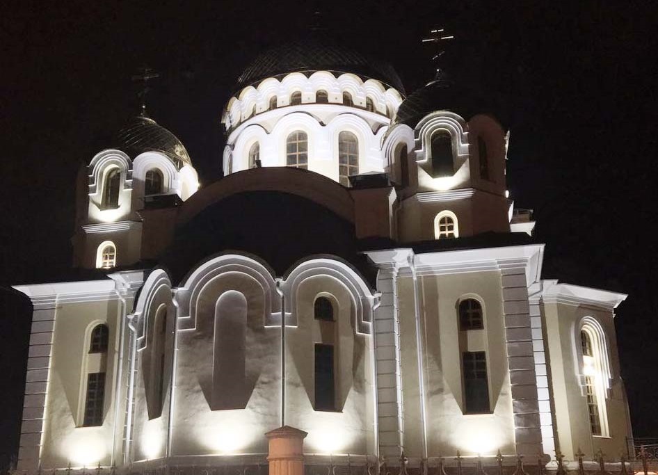 Подсветка храма дронами где. Собор Марии Магдалины в Нальчике. Церковь в Нальчике на Мальбахова. Православный храм Марии Магдалины Нальчик. Мариинский собор в Нальчике.